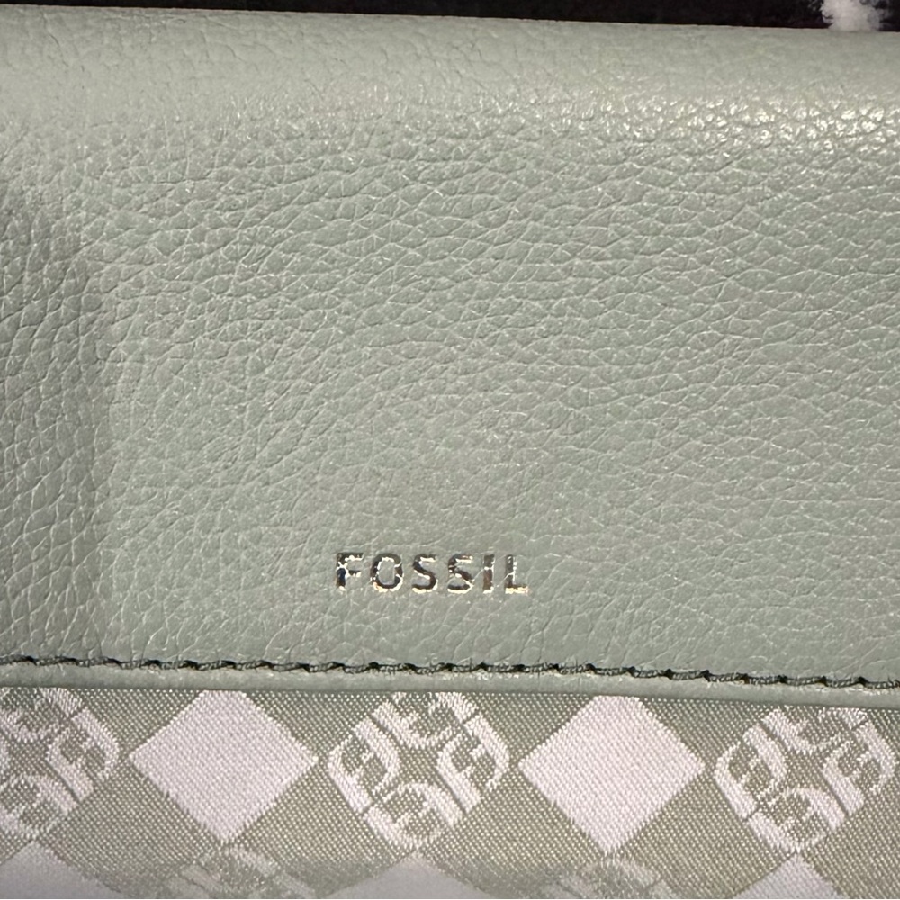 Fossil Sage Green Logo Zip Around Wallet Check Pattern NWT - Picture 2 of 11